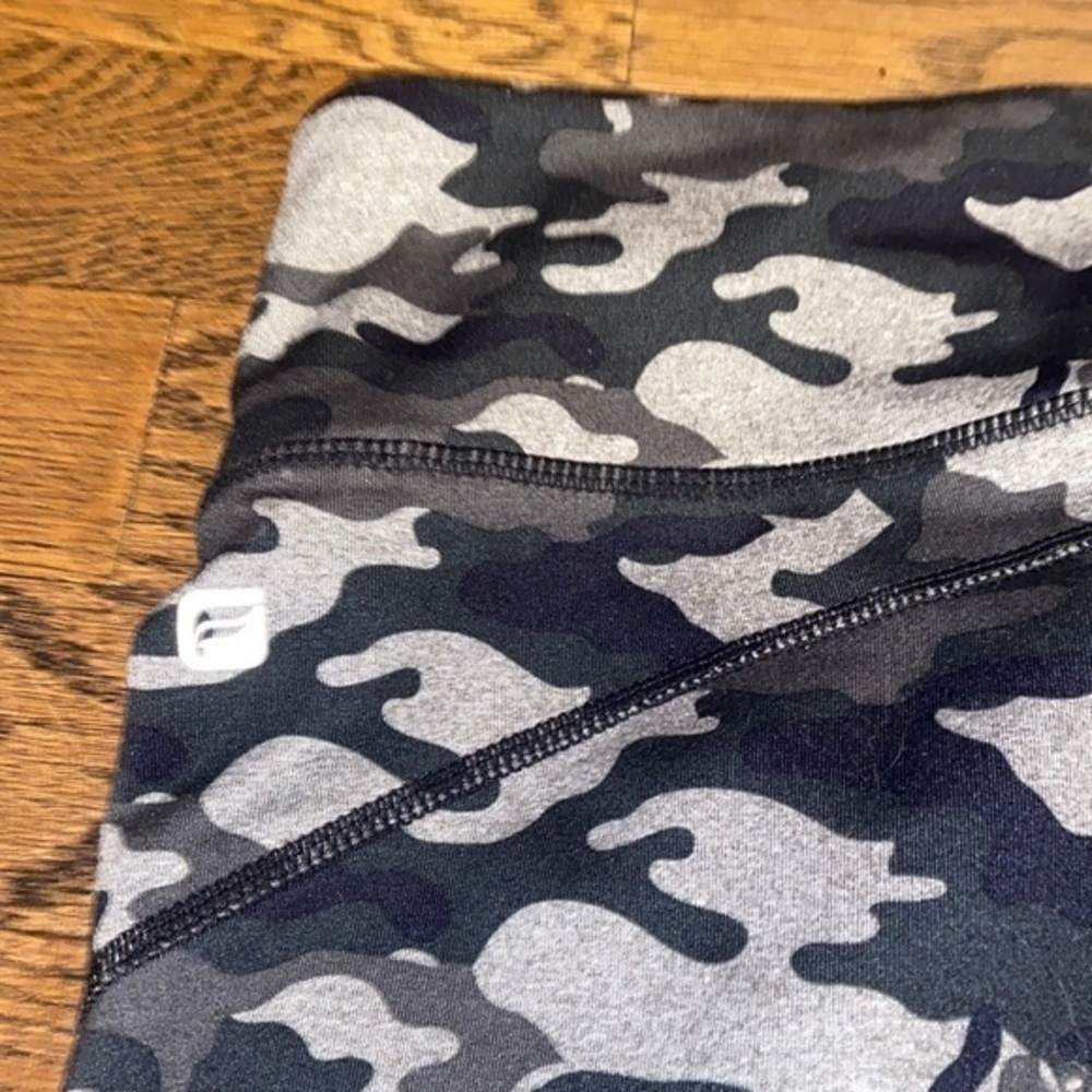 Fabletics Camo Seamless Leggings - Picture 5 of 6